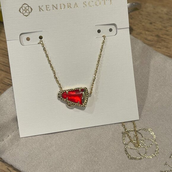 Kendra Scott Jewelry - Kendra Scott Cheer Gold Short Pendant Necklace